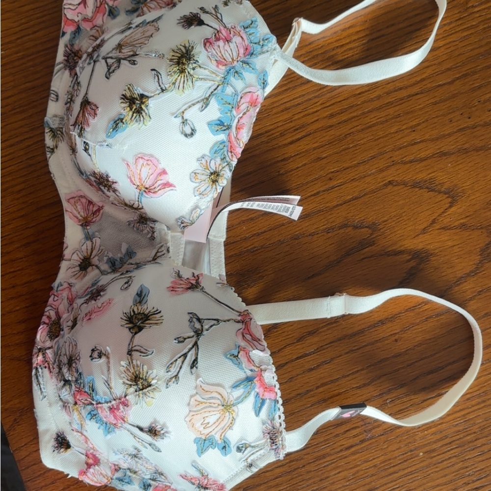 NEW- Victoria's Secret Floral Print Bra